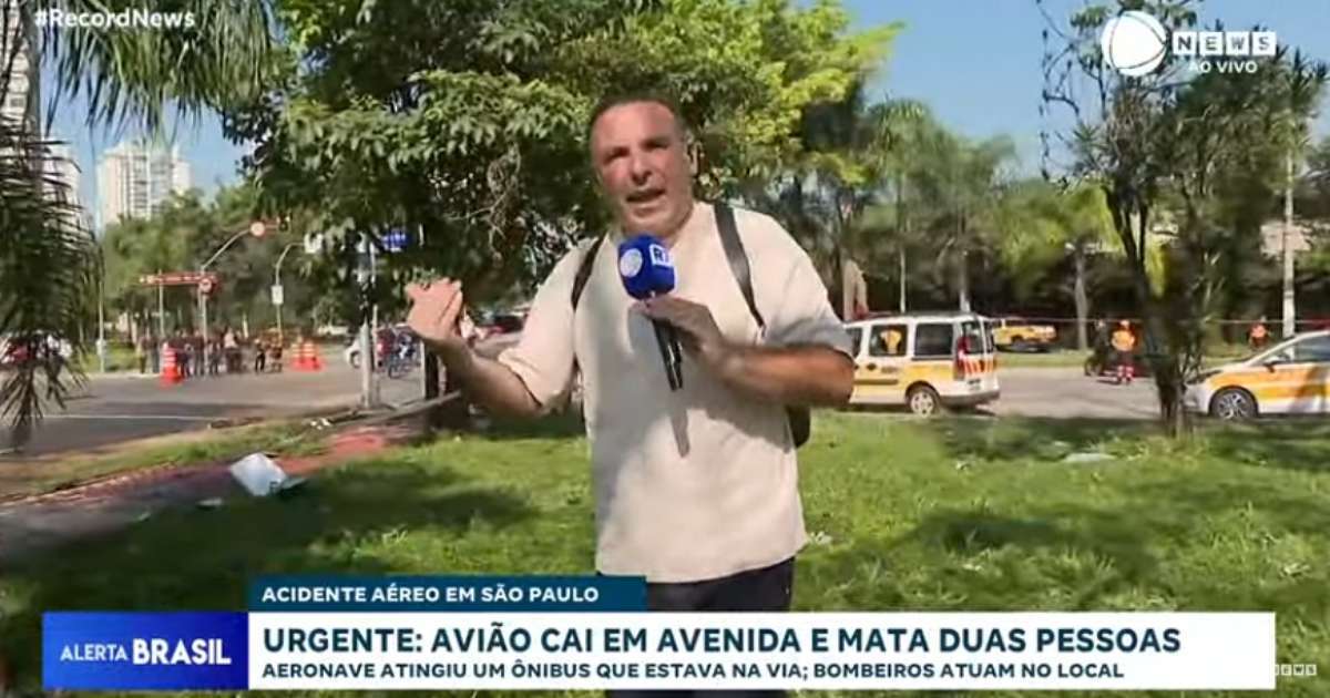 Apresentador deixa terno na emissora e vai para a rua cobrir queda de avião em SP