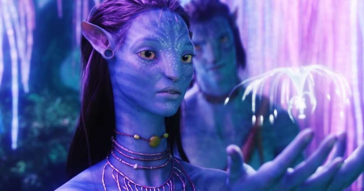 Zoe Saldaña lembra jornada em 'Avatar': 'Comecei com 28 e vou terminar com 53'