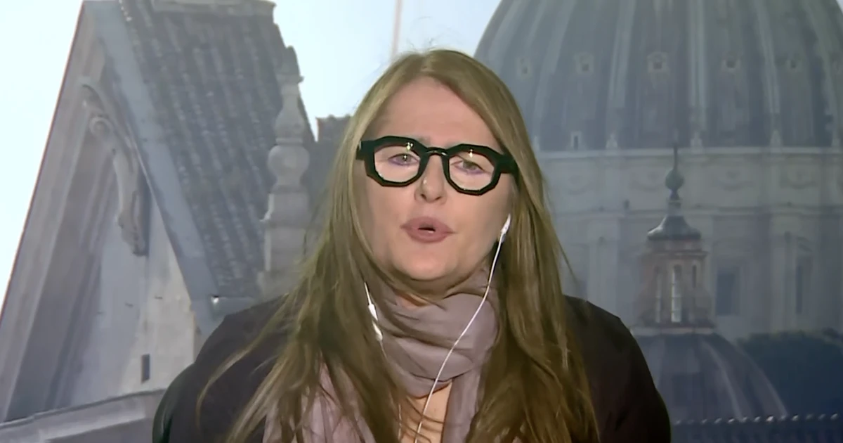 'Nunca vestiu a túnica de papa rei': Ilze Scamparini exalta pontificado leve de Francisco