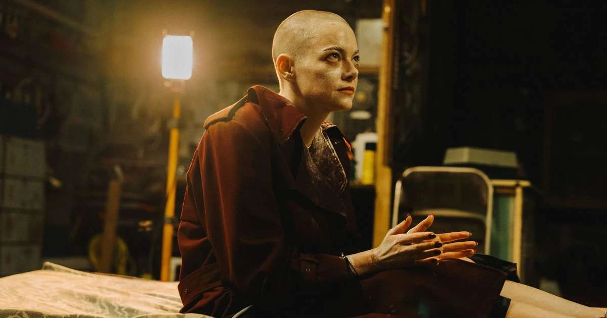 'Bugonia' é mais um filme bizarro de Yorgos Lanthimos que vale apenas por Emma Stone
