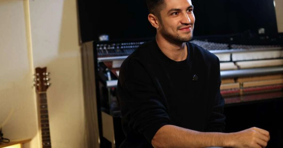 Gabriel Leone prepara primeiro álbum como cantor: 'Gosto de Fagner e Led Zeppelin na mesma medida'