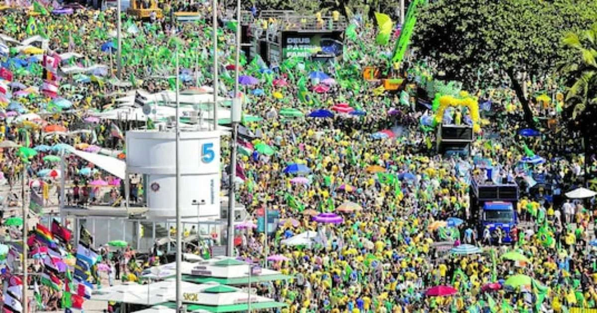 Ato de Bolsonaro reúne 18,3 mil pessoas, menos de 2% do público previsto, aponta levantamento da USP