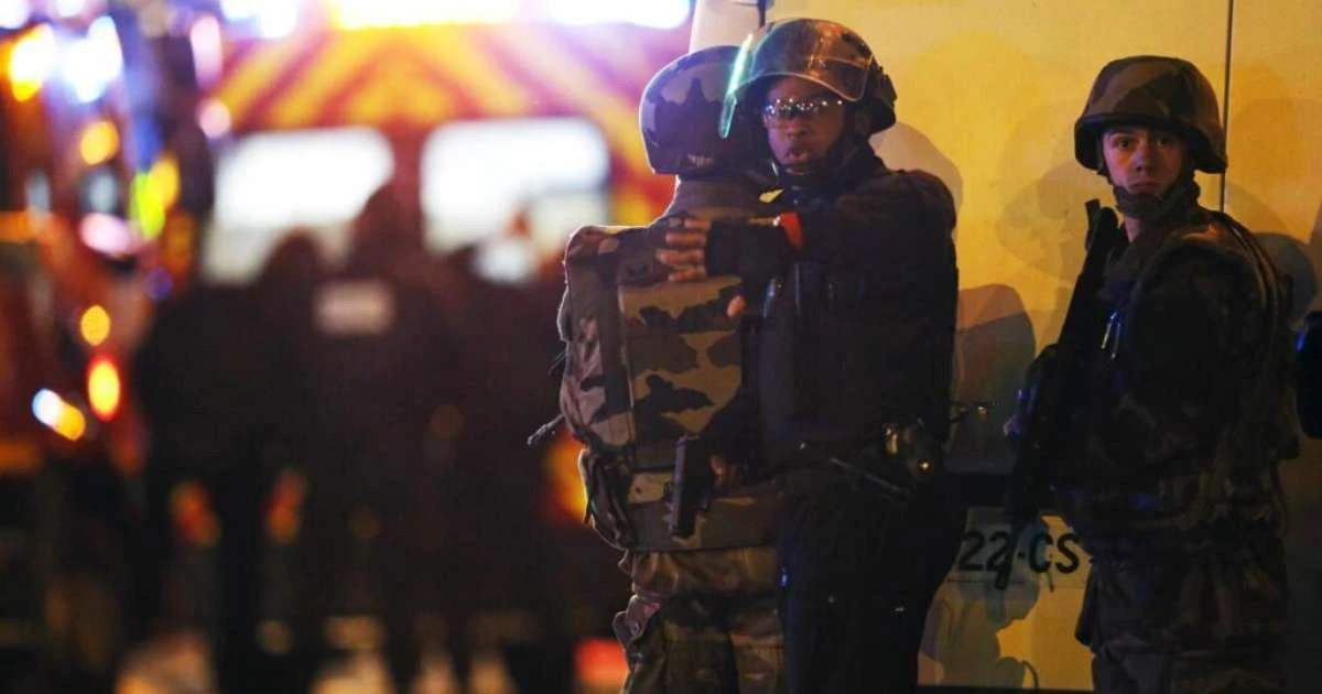 Cerimônia em Paris marca os 10 anos dos ataques terroristas mais violentos da história da França