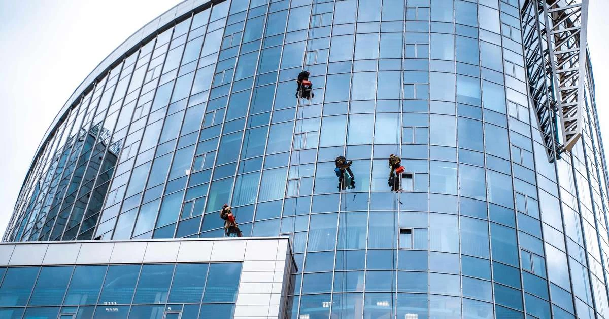 Vidro ultrafino de 1 mm avança na construção civil