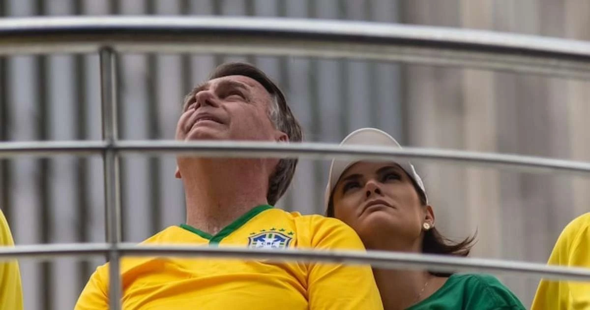 Michelle Bolsonaro reage à prisão de Jair Bolsonaro com citação bíblica: 'Deus mesmo é o Juiz'