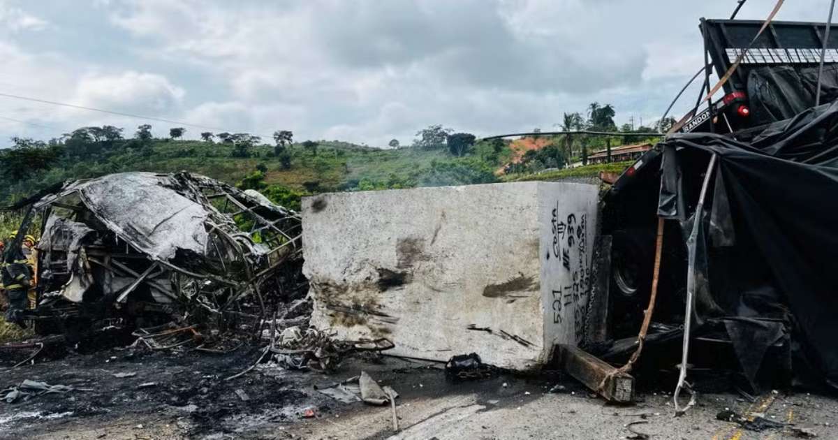 Carreta envolvida em acidente trafegou a 132 km/h antes da tragédia em Minas Gerais, aponta investigação