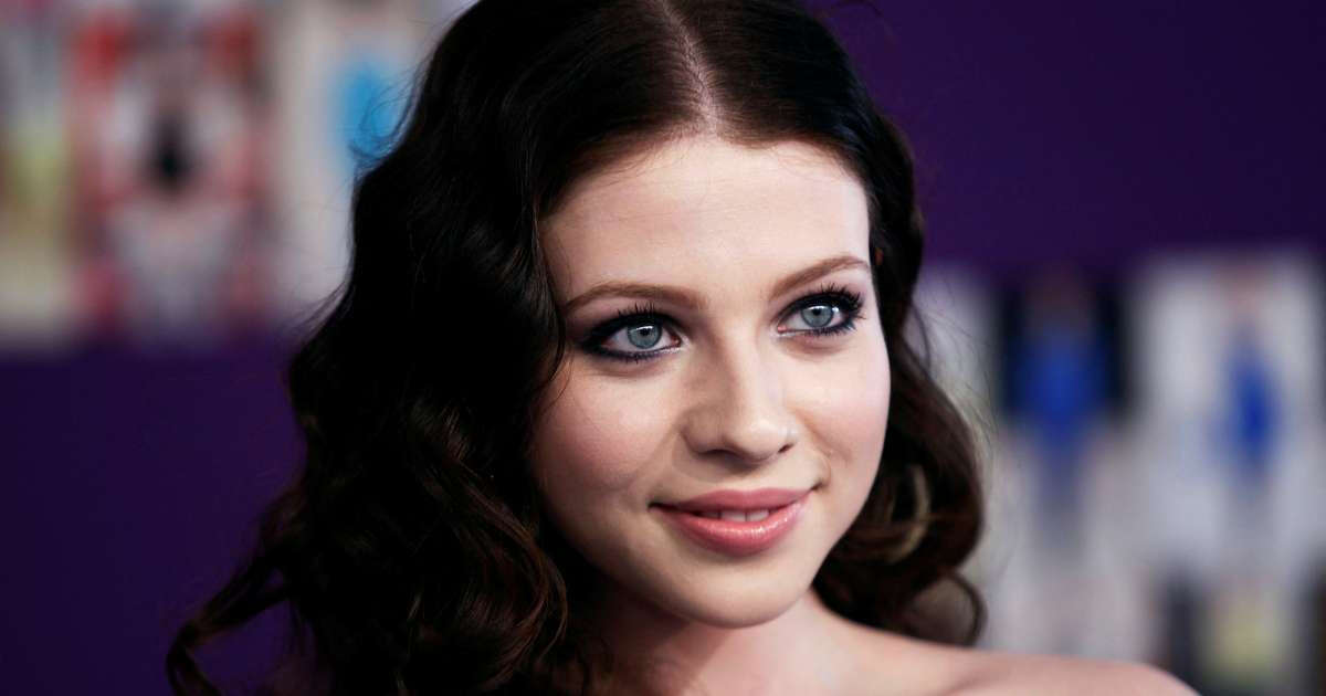 Família de Michelle Trachtenberg se opõe a autópsia e causa da morte é indeterminada