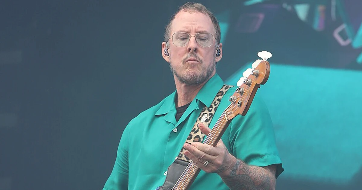 Esposa do baixista do Weezer é indiciada por tentativa de homicídio