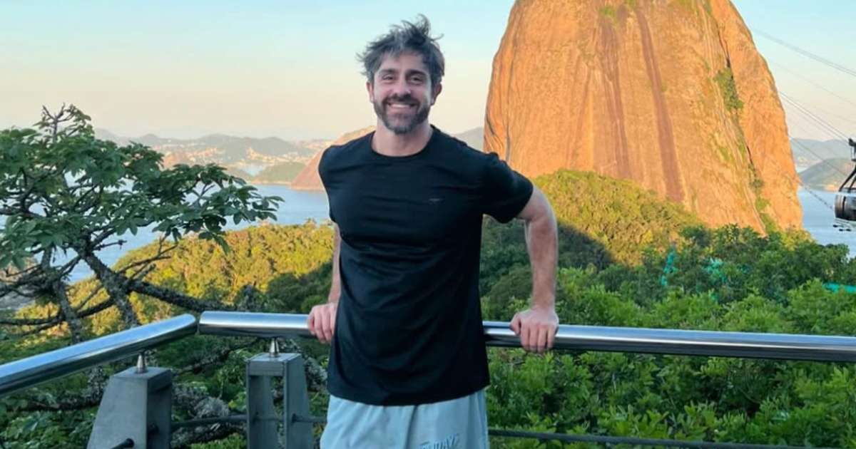 Felipe Abib, de Garota do Momento, trabalhou como garçom fora do Brasil: 'Um assalariado'