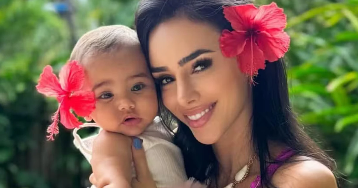 Fofura! Bruna Biancardi compartilha momento especial com Mavie em casinha de boneca