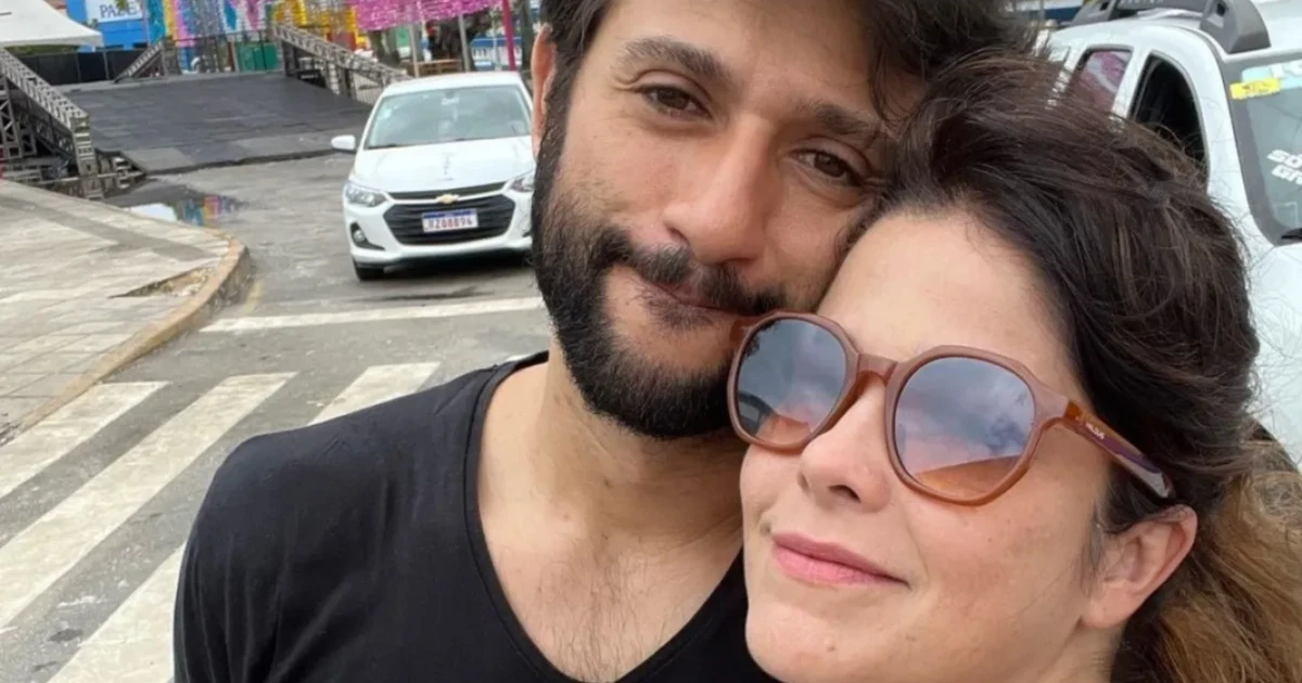 Samara Felippo descreve combinados de relacionamento 'monogâmico, mas aberto': 'Quero beijar outras pessoas'