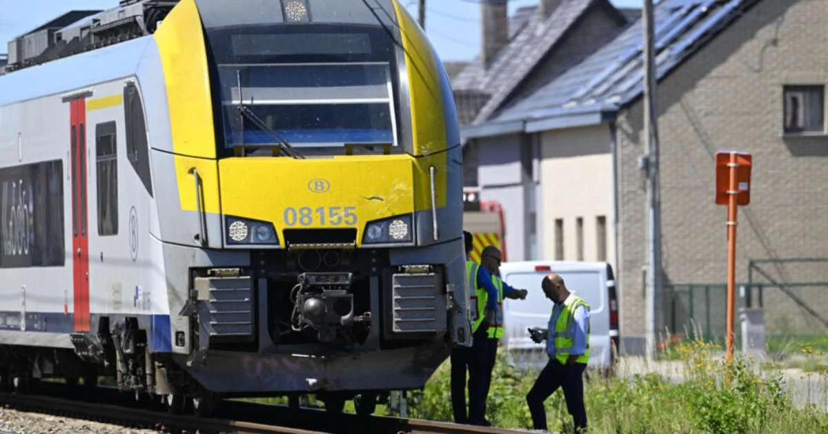 Colisão entre trem e ônibus escolar na Bélgica deixa quatro mortos, incluindo duas crianças