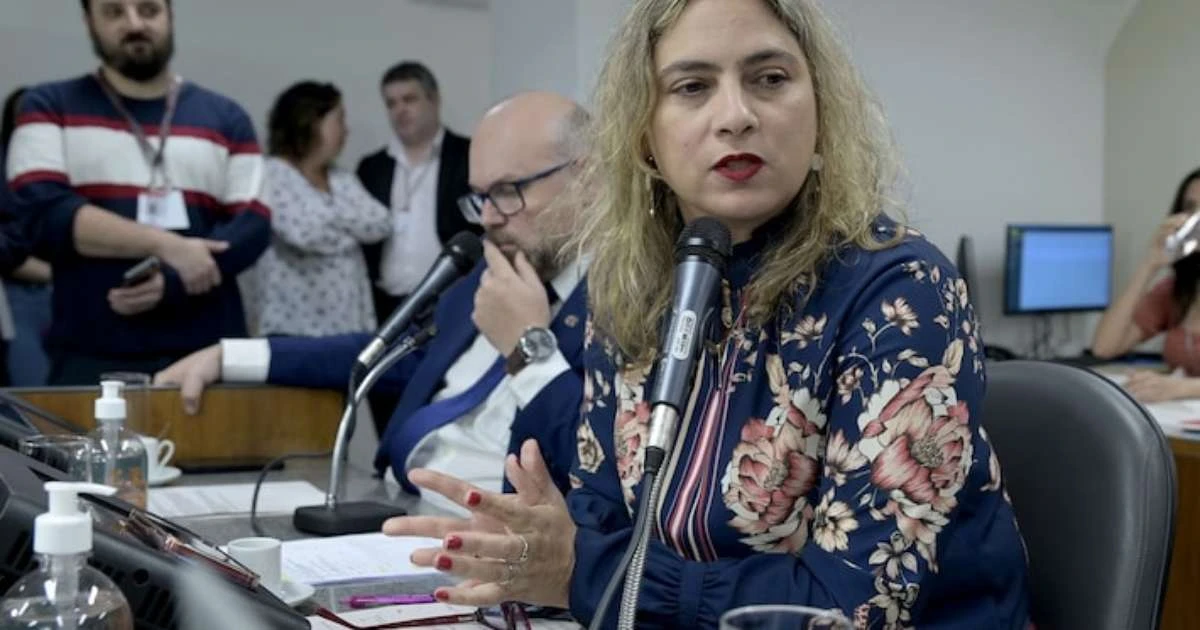 Homem é condenado a 12 anos e nove meses de prisão por ameaçar deputadas de morte e estupro