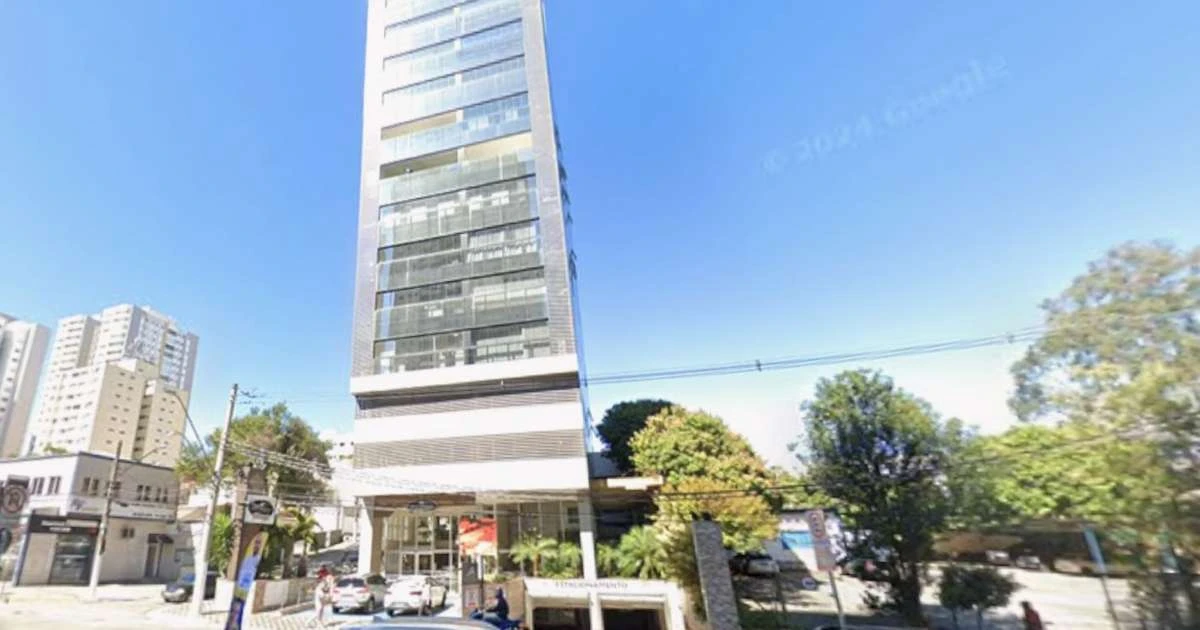 Mulher morre ao cair de prédio enquanto fazia faxina na Grande SP