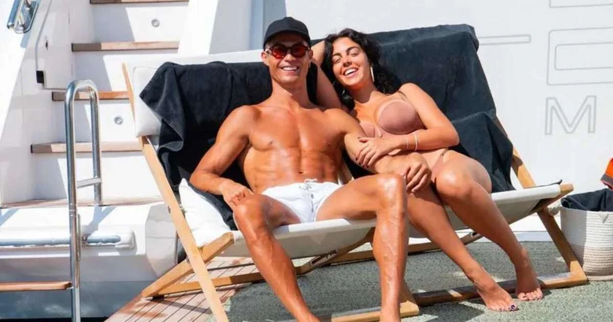 Cristiano Ronaldo 'ignora' críticas e curte dia ensolarado com Georgina