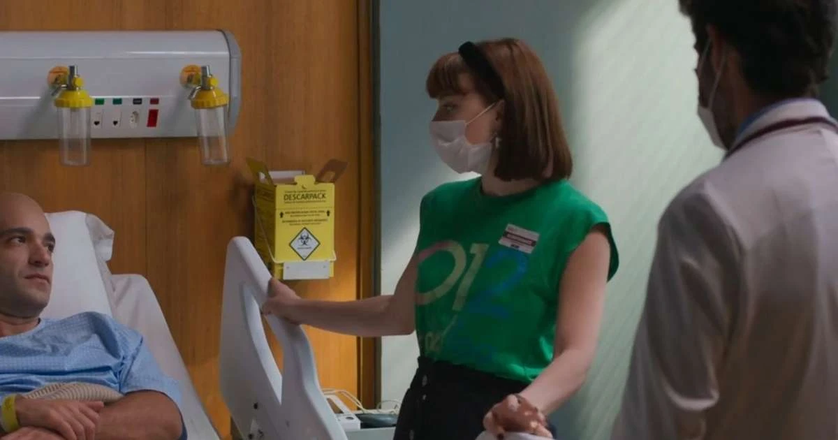 Gafe inédita na novela 'Vale Tudo', da Globo, some com barriga de gravidez de Solange e web não perdoa: 'Amadores'