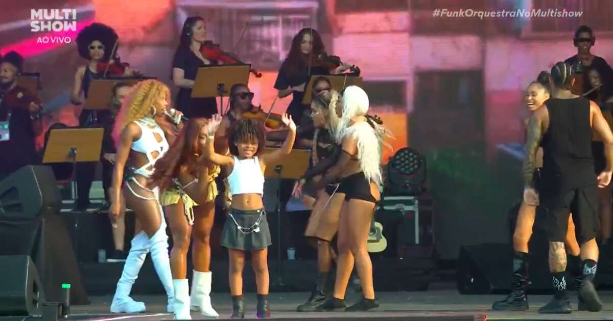 Filha de MC Rebecca vira destaque em apresentação da mãe no Rock in Rio