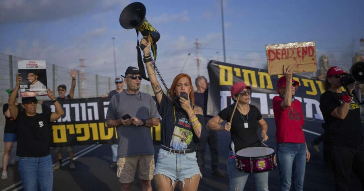 Israelenses voltam às ruas e organizam ações para pedir fim da guerra em Gaza e volta de reféns