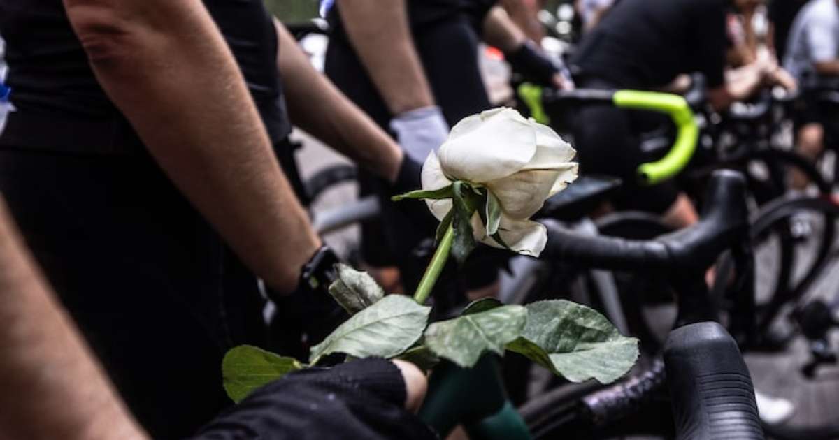 'Temos de viajar 2 horas para pedalar em segurança', diz amigo de ciclista assassinado em SP