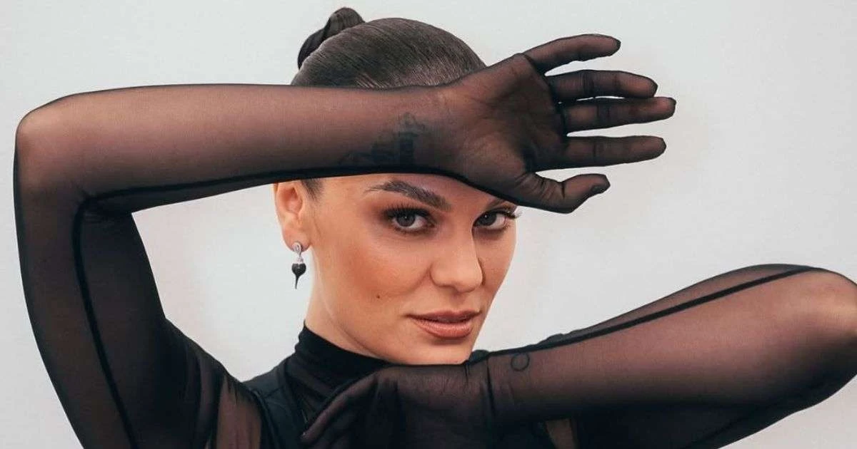 Jessie J encara cirurgia e compartilha batalha com leveza e coragem
