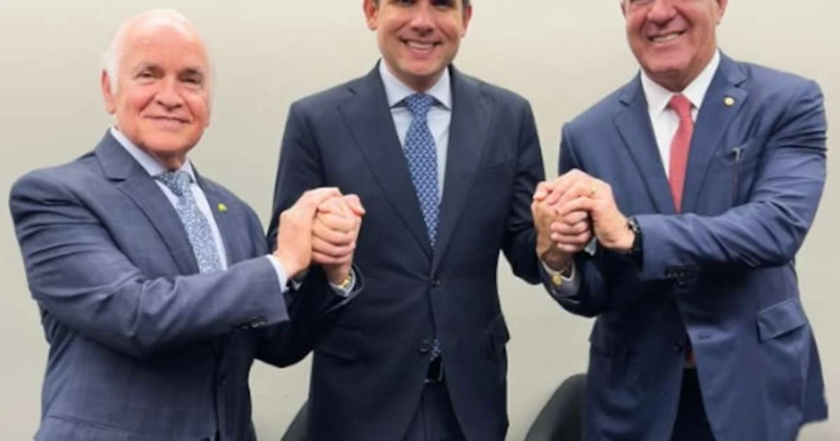 Motta anuncia que votará criação da bancada cristã, união das frentes evangélica e católica