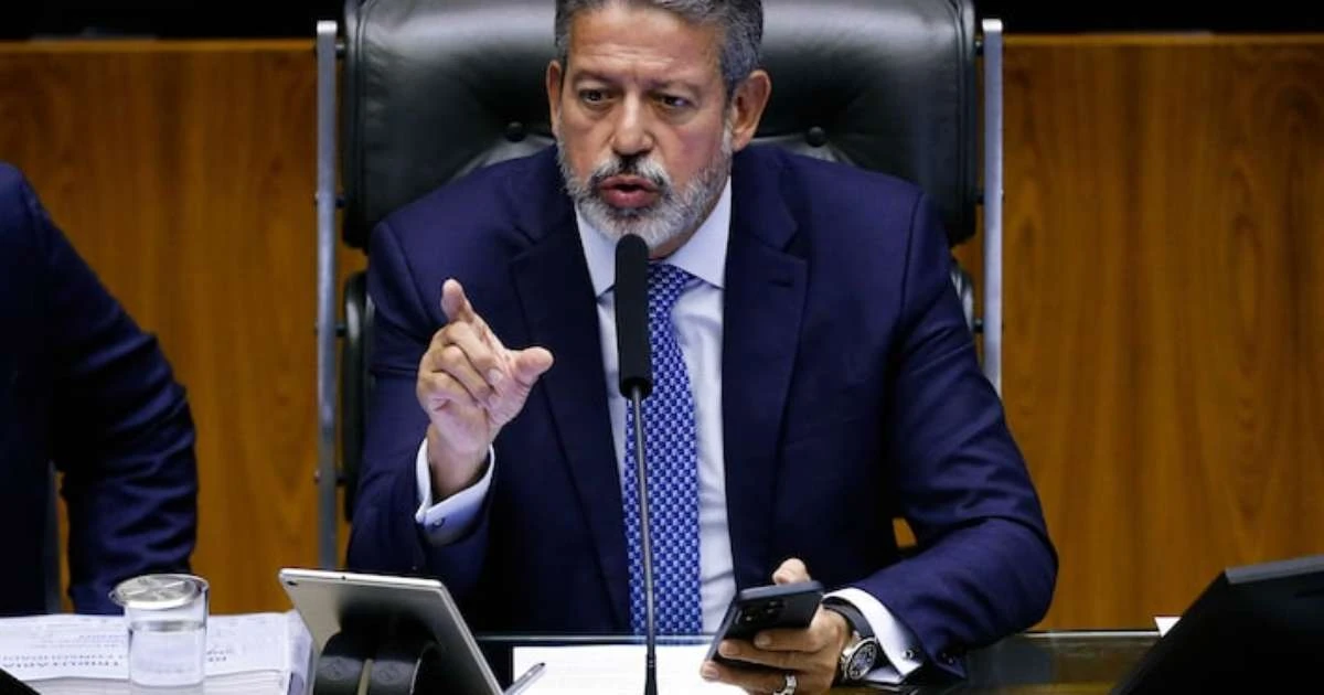 Grupo de trabalho do novo PL das fake news deve eleger relator internamente, orienta Lira