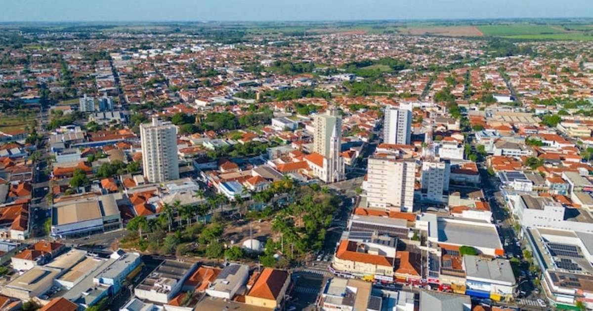 Menina de 1 ano e 8 meses morre atropelada acidentalmente pelo pai na garagem de casa em SP