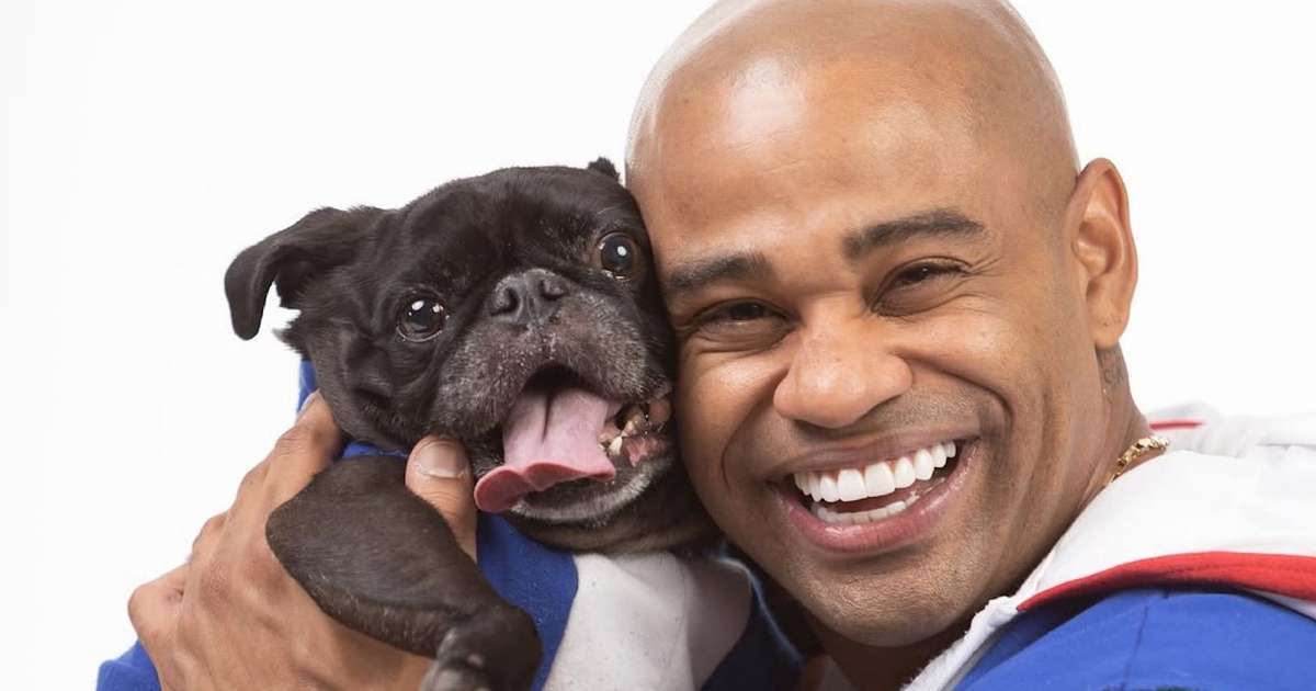 Cezar Black desabafa sobre diagnóstico de câncer do seu cachorro: 'Precisa de mim mais que nunca'