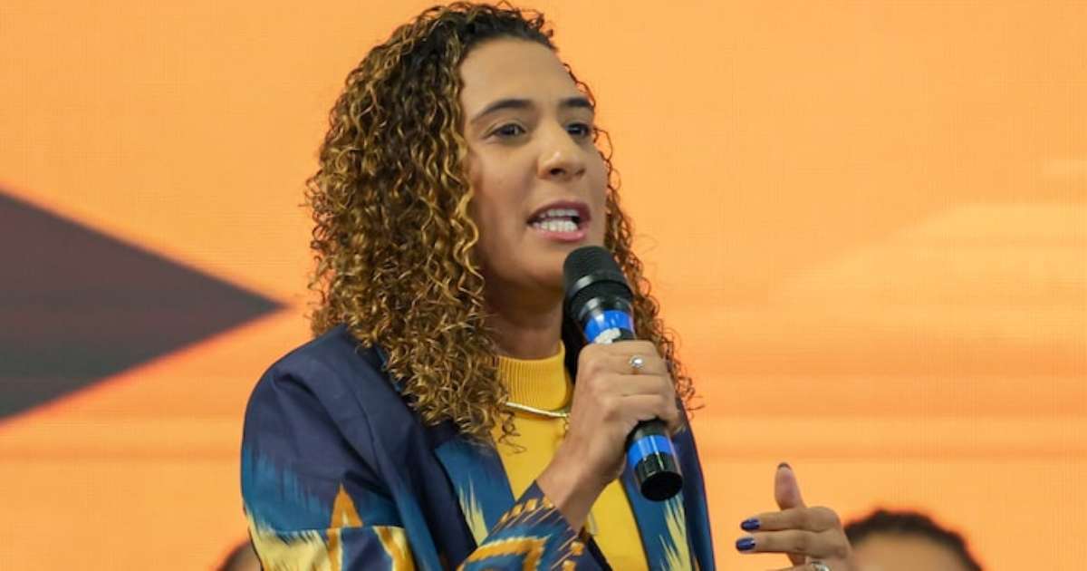 Ministra de Lula, Anielle Franco reclama de jurados e de rebaixamento de escola na qual desfilou