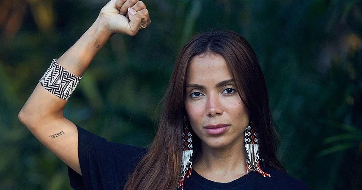 'Pode sumir se quiser': Anitta reage a comentário crítico sobre post ambiental e reforça defesa da Amazônia