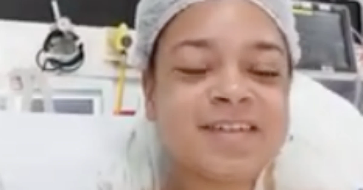 Jovem atacada por tubarão no Recife reencontra médico e tranquiliza: 'Vai dar tudo certo'