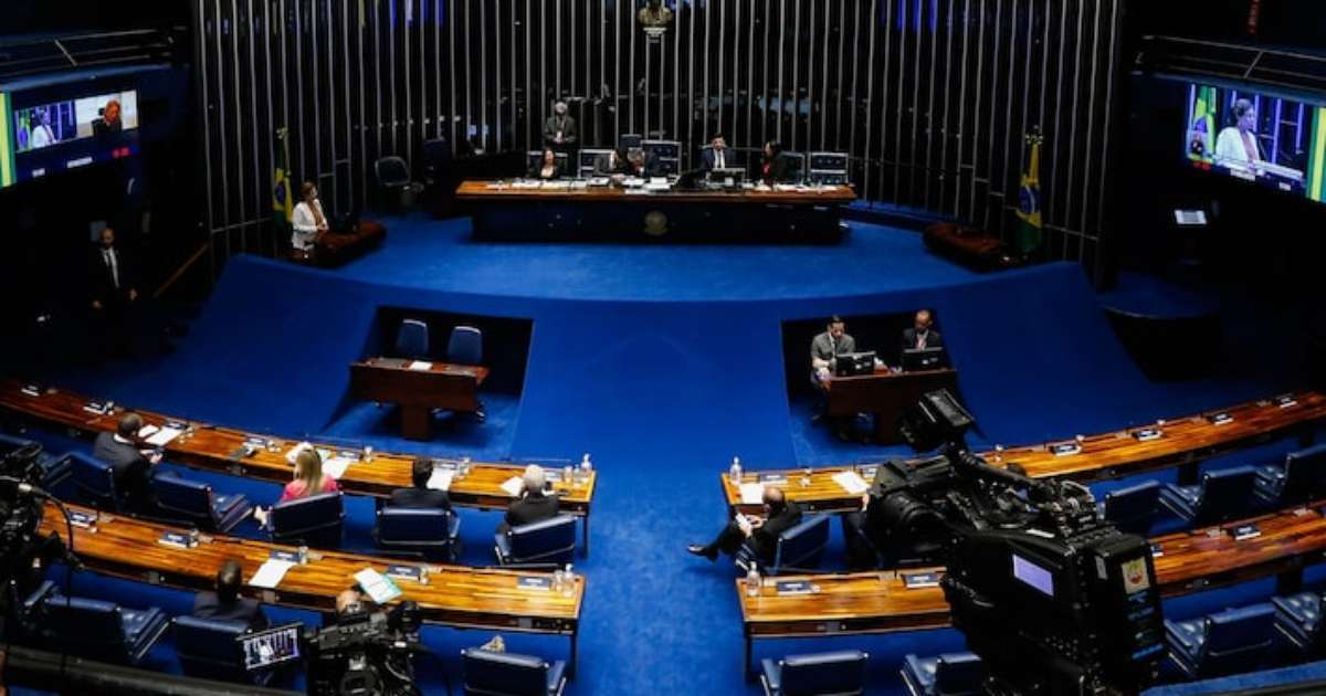 Senado coloca projeto que abranda Lei da Ficha Limpa na pauta desta quarta-feira