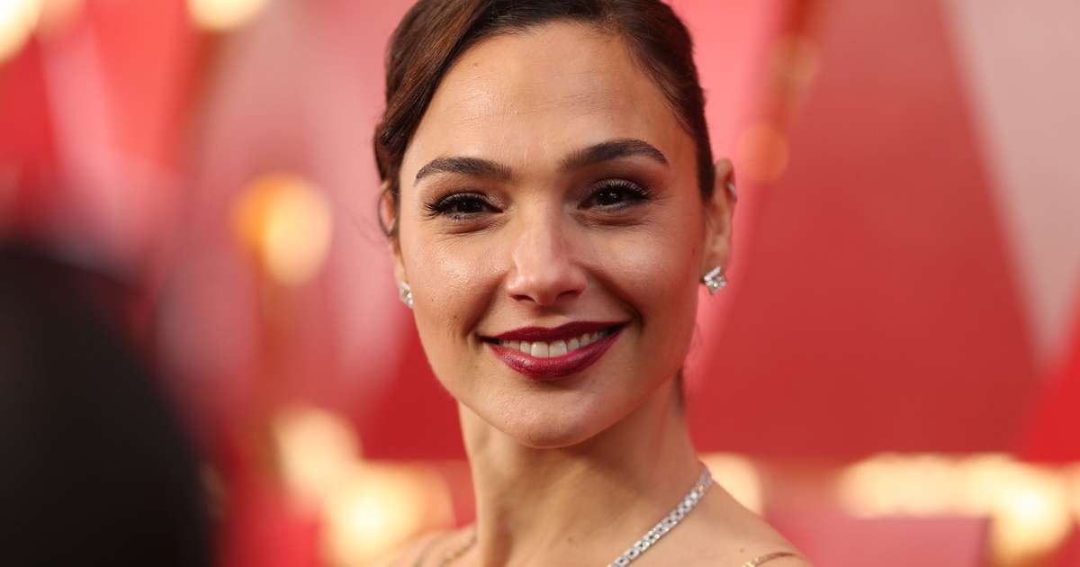 Gal Gadot revela que descobriu problema no cérebro durante gravidez e diz: 'Conscientização importa'