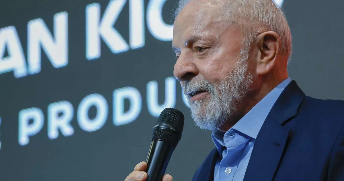 Brasil 'não pode ser eternamente pobre, vivendo de Bolsa Família', diz Lula