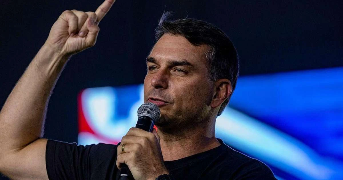 Encontro com Trump é trunfo para Flávio Bolsonaro e acende alerta sobre papel da Casa Branca na eleição