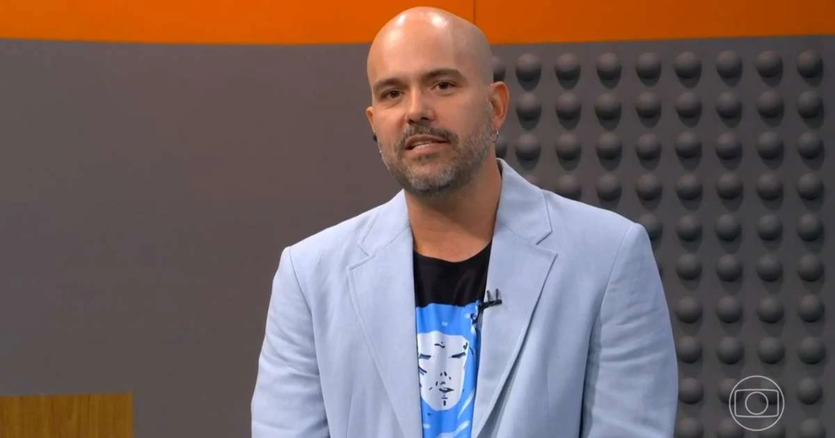Apresentador da Globo aparece de sunga e faz a alegria dos fãs: 'Olha o tamanho disso'