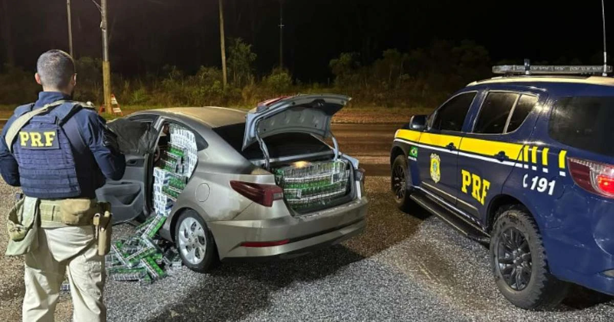 Homem é preso com 15 mil maços de cigarros contrabandeados após perseguição na BR-153, em Bagé