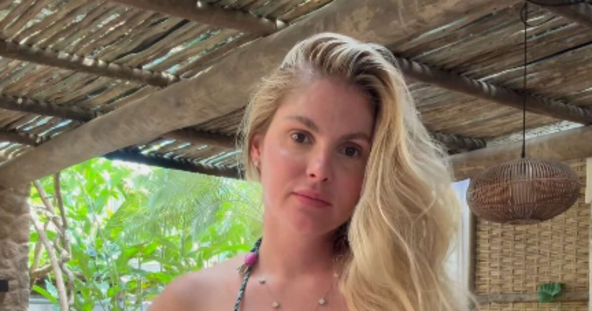 Bárbara Evans rebate críticas ao seu umbigo: 'Inconvenientes'