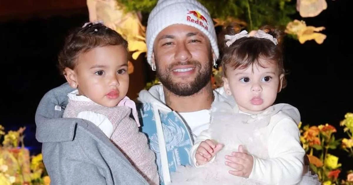 'Princesinhas do papai': Neymar publica foto rara com as filhas Mavie e Helena e se declara para as pequenas