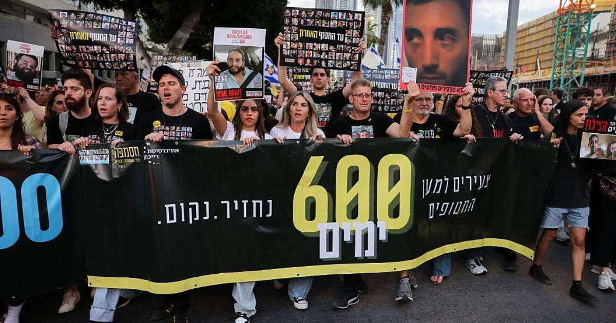 O crescente número de israelenses que quer o fim da guerra em Gaza