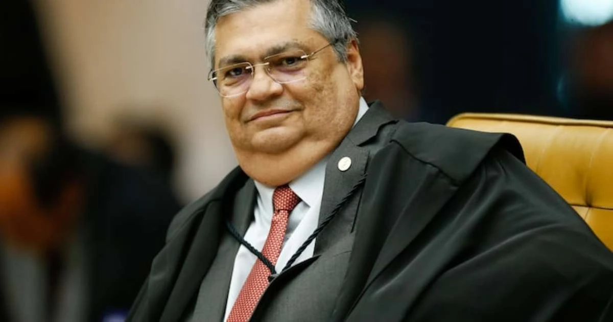Caiado sanciona lei e dá a Flávio Dino título de cidadão goiano