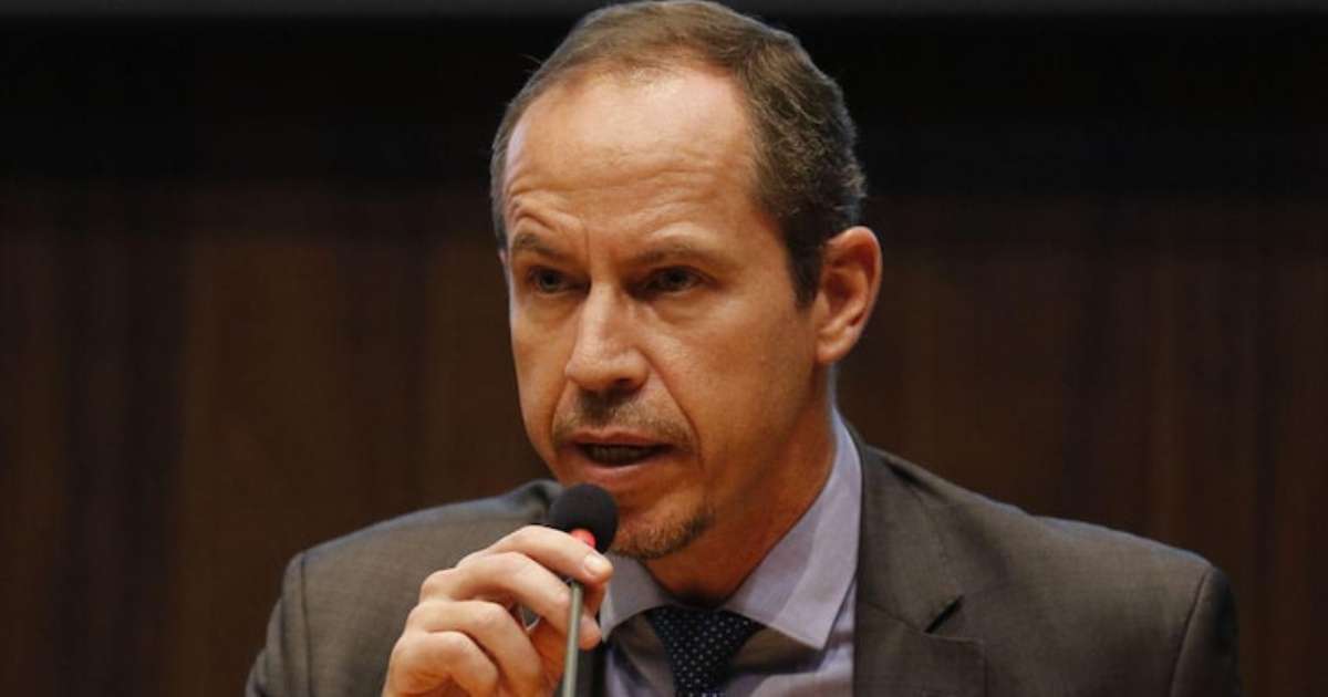 Ex-interventor do DF inicia campanha pelo governo 'morando' na comunidade Sol Nascente