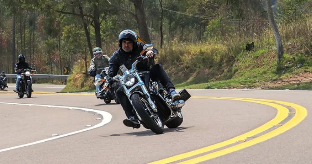 Marido de ex-Rouge, JP Mantovani, bateu contra veículo de limpeza antes de morrer, diz Prefeitura