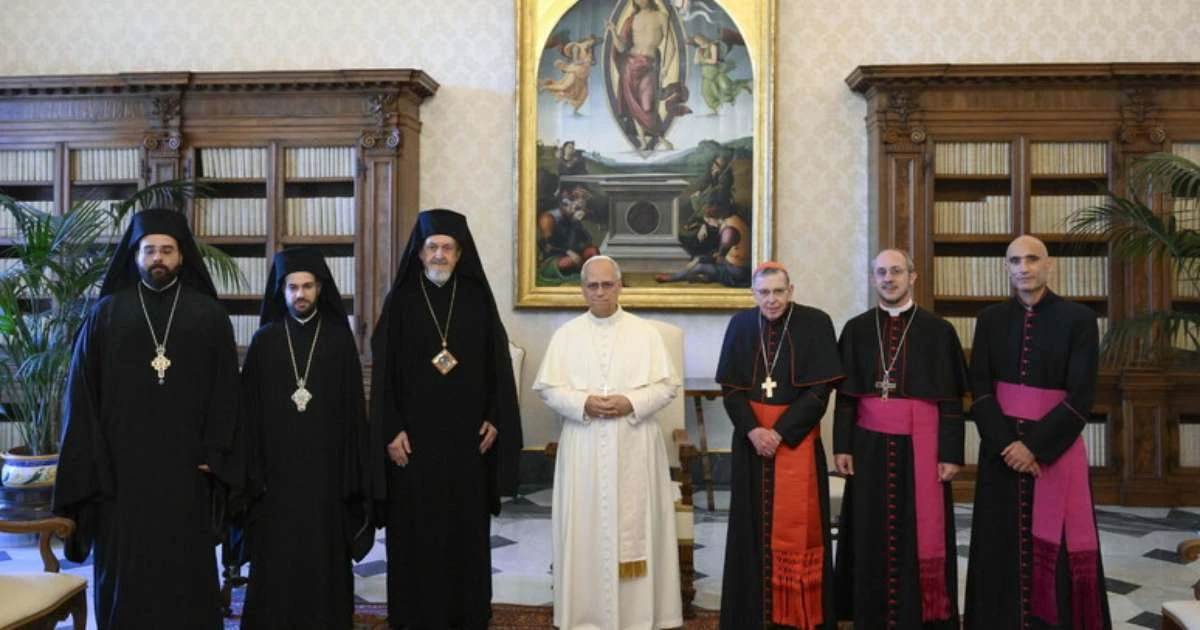 Papa deseja restabelecer 'plena comunhão' com ortodoxos