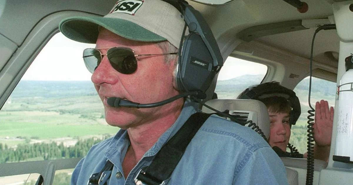 O dia em que Harrison Ford resgatou um escoteiro perdido nas montanhas - pilotando um helicóptero!