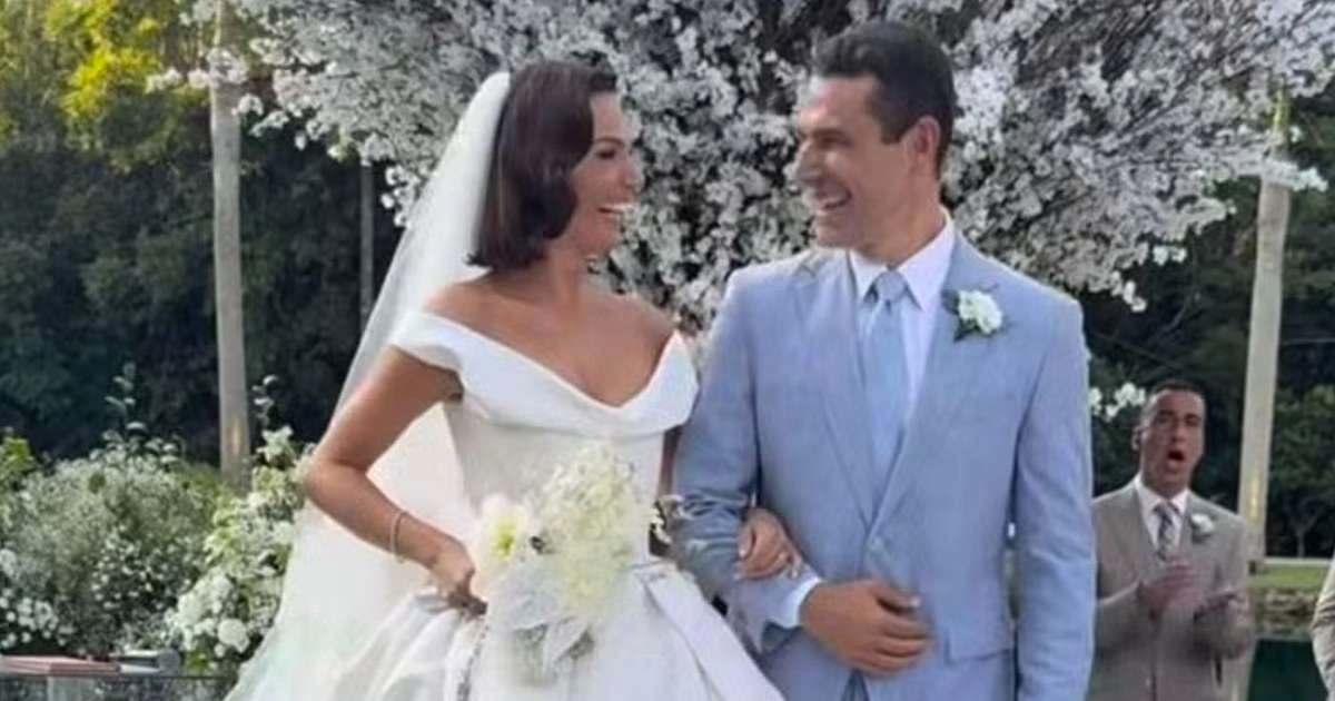 Casamento de Isis Valverde e Marcus Buaiz: Sophie Charlotte, Thaila Ayala, Renato Góes e mais famosos celebram união. Veja looks e fotos!