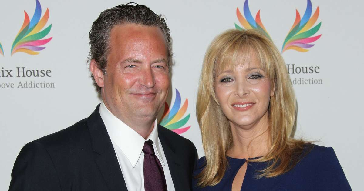 Friends: Lisa Kudrow descobre bilhete de 20 anos de Matthew Perry