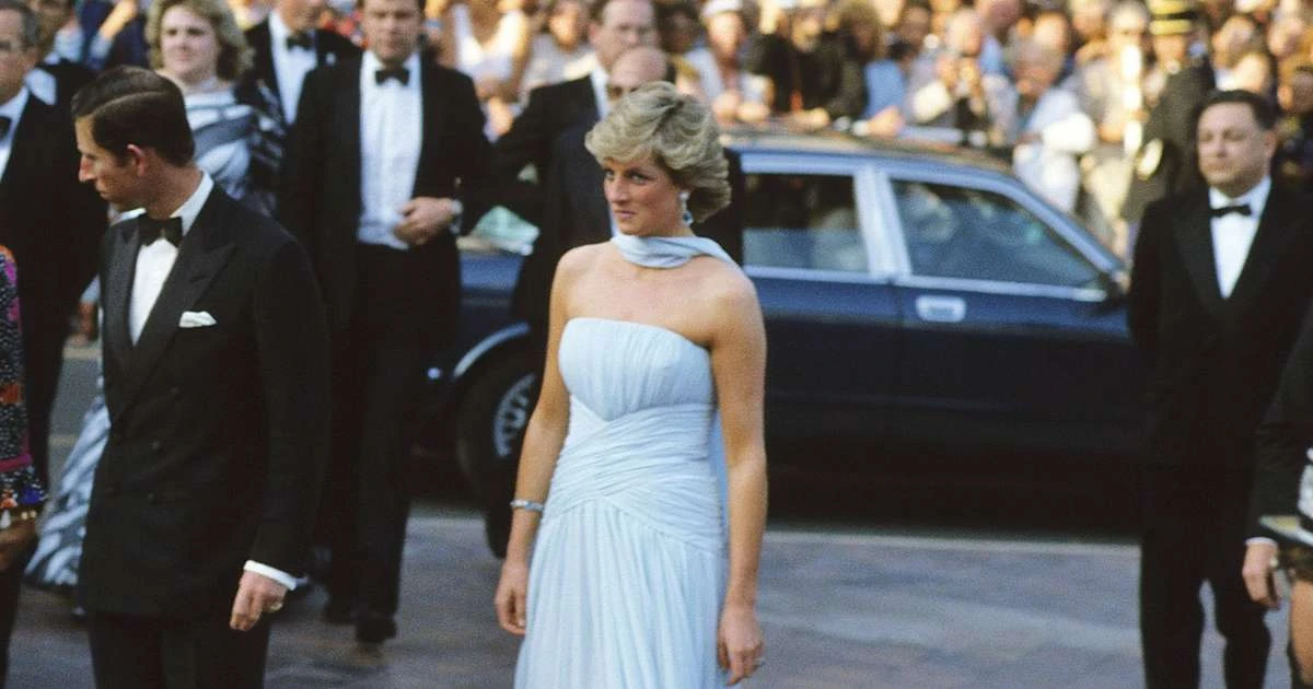 Há 38 anos em Cannes, princesa Diana homenageava ícone da moda real que morreu 5 anos antes e tragicamente da mesma maneira que ela