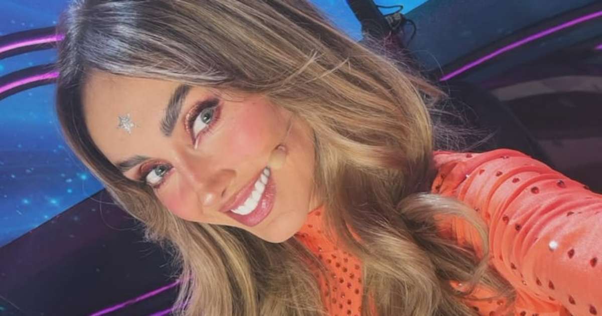 Ex-RBD Anahí é investigada por fraude no 'Masked Singer' e rebate acusações