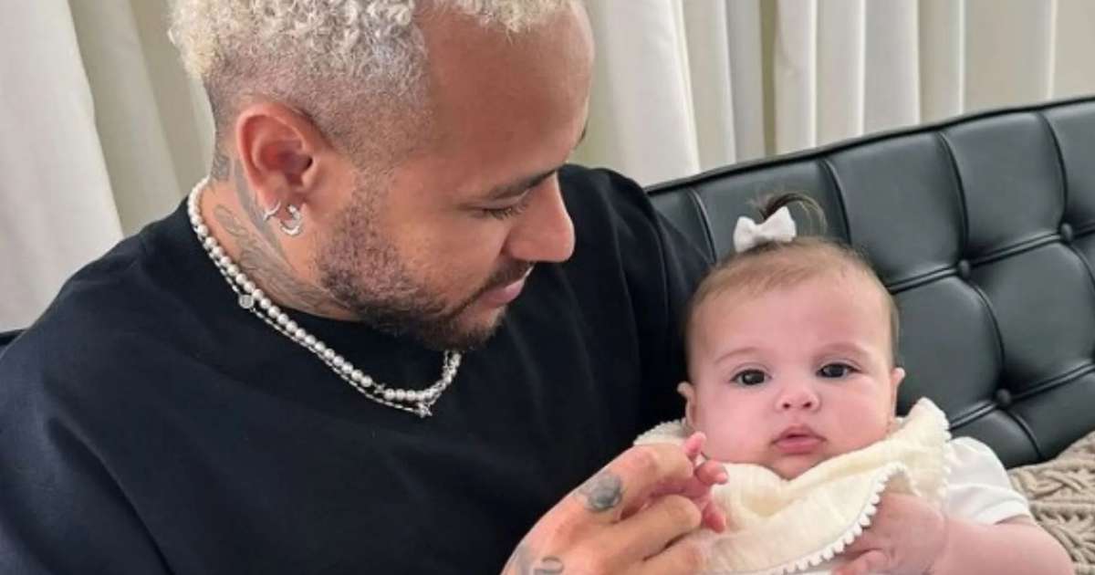 Parece o pai? Helena, filha de Neymar, esbanja fofura e dá gargalhada em vídeo